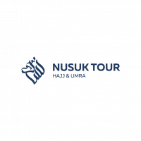 Логотип партнёра Nusuk Tour